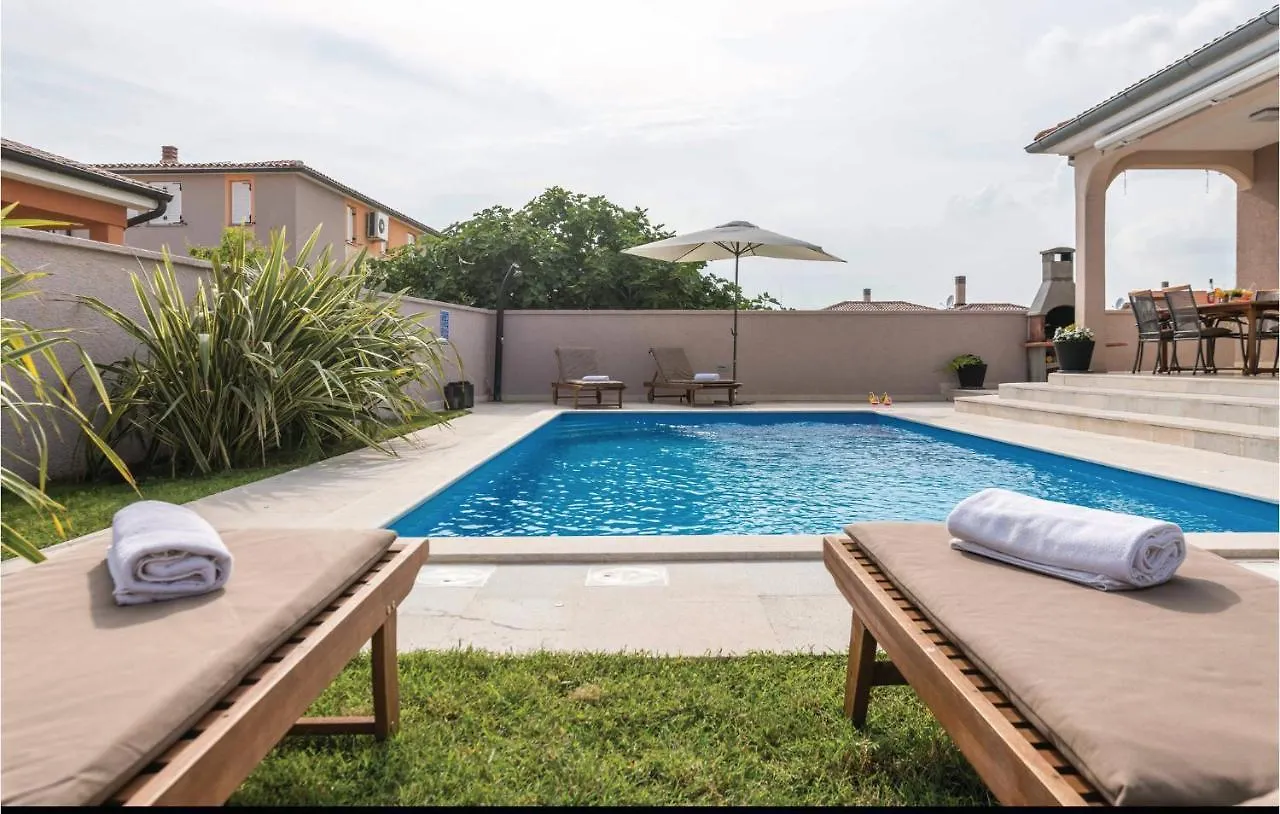 Awesome Home In Pula With Wifi 0*,